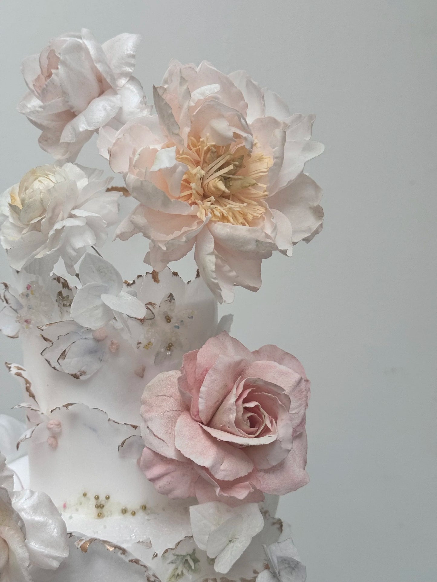 Handmade wafer paper flowers for cake decoration